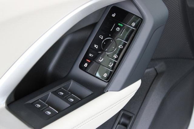 Photo of 2025 Glacier White Metallic Audi Q5