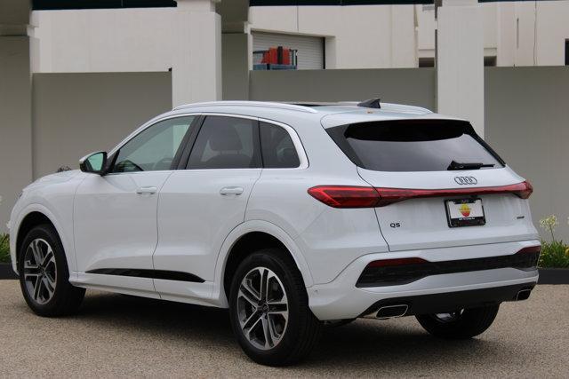Photo of 2025 Glacier White Metallic Audi Q5