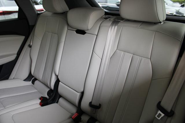 Photo of 2025 Glacier White Metallic Audi Q5