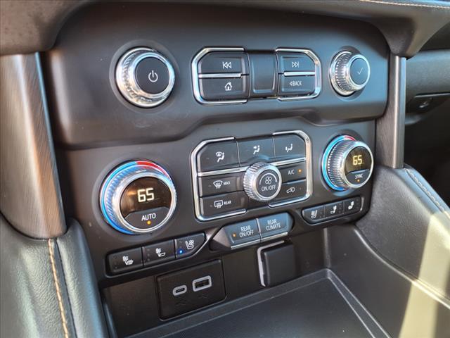 Photo of 2024 White GMC Yukon