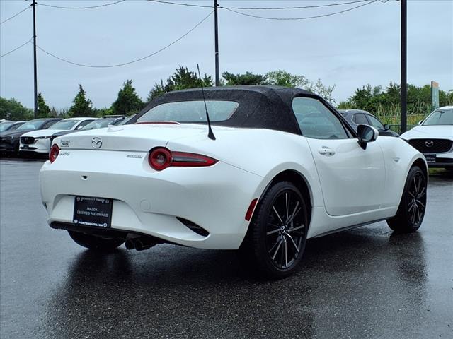 Photo of 2024 Snowflake White Pearl Mazda MX-5 Miata