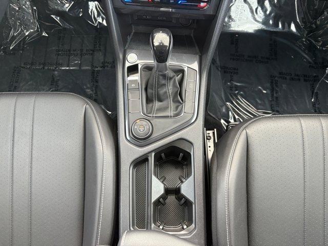 Photo of 2022 Pure White Volkswagen Tiguan