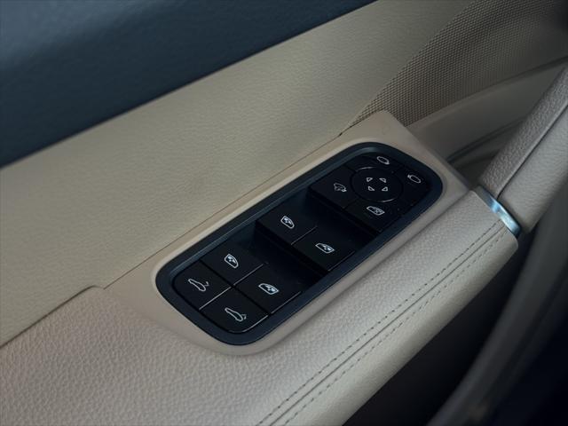 Photo of 2021 White Porsche Cayenne