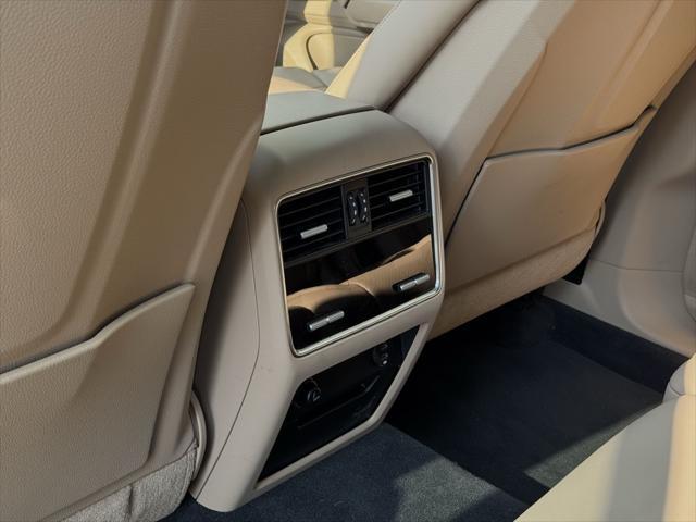 Photo of 2021 White Porsche Cayenne