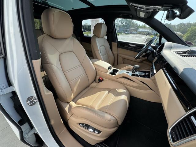 Photo of 2021 White Porsche Cayenne