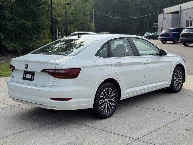 Photo of 2019 Pure White Volkswagen Jetta