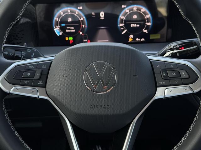 Photo of 2025 Platinum Gray Volkswagen Tiguan