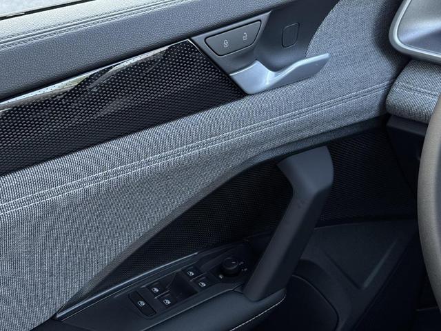 Photo of 2025 Platinum Gray Volkswagen Tiguan