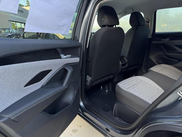 Photo of 2025 Platinum Gray Volkswagen Tiguan