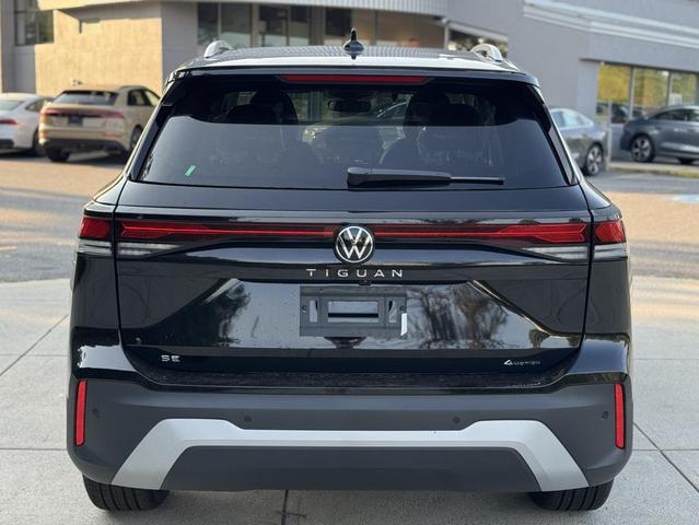 Photo of 2025 Deep Black Pearl Volkswagen Tiguan