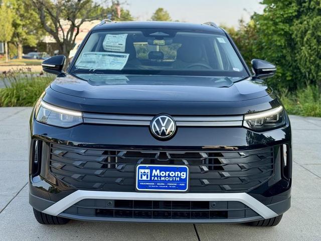 Photo of 2025 Deep Black Pearl Volkswagen Tiguan