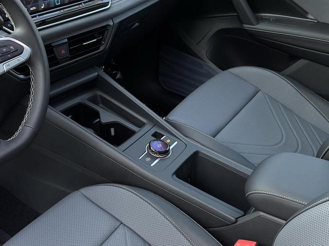 Photo of 2025 Deep Black Pearl Volkswagen Tiguan