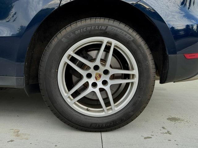 Photo of 2019 Dark Blue Porsche Macan
