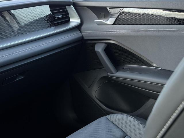 Photo of 2025 Pyrite Silver Metallic Volkswagen Tiguan