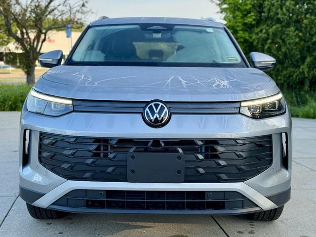 Photo of 2025 Pyrite Silver Metallic Volkswagen Tiguan