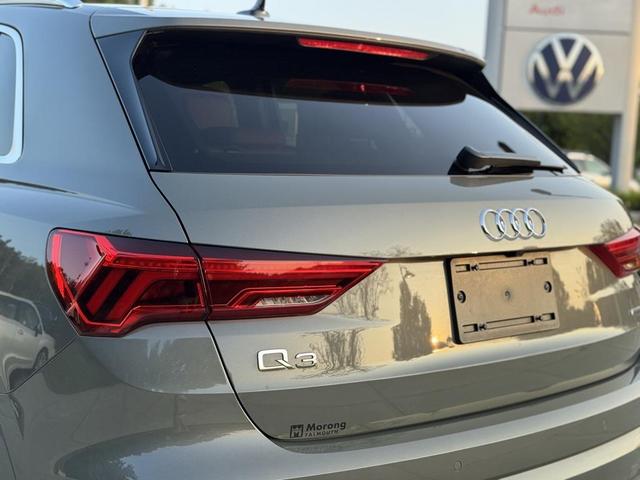 Photo of 2025 Chronos Gray Metallic Audi Q3
