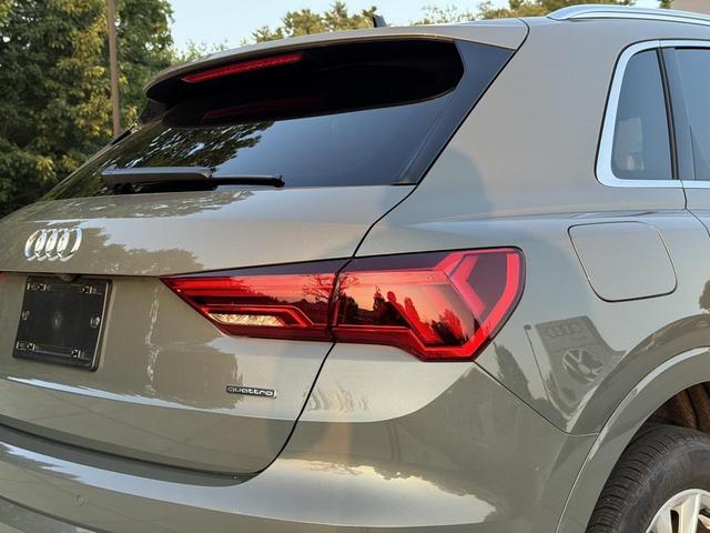Photo of 2025 Chronos Gray Metallic Audi Q3