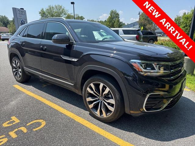 Photo of 2023 Deep Black Pearl Volkswagen Atlas Cross Sport