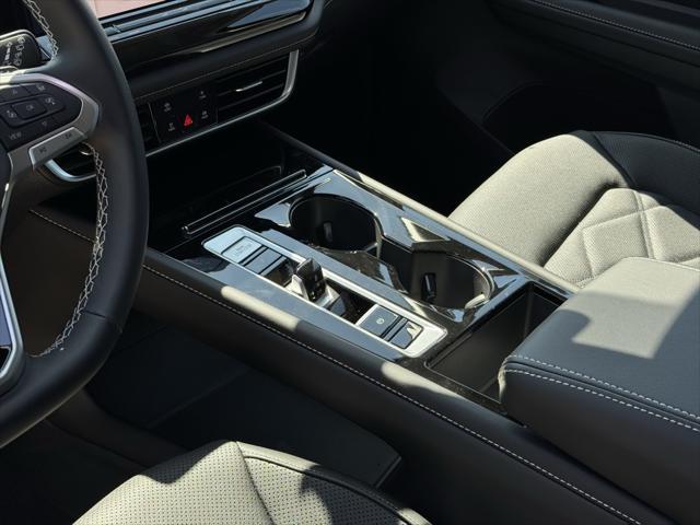 Photo of 2025 Deep Black Pearl Volkswagen Atlas
