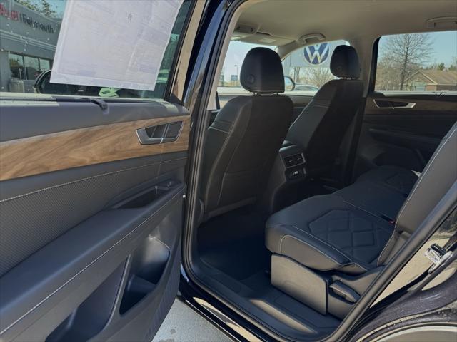 Photo of 2025 Deep Black Pearl Volkswagen Atlas