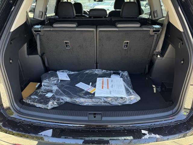 Photo of 2025 Deep Black Pearl Volkswagen Atlas