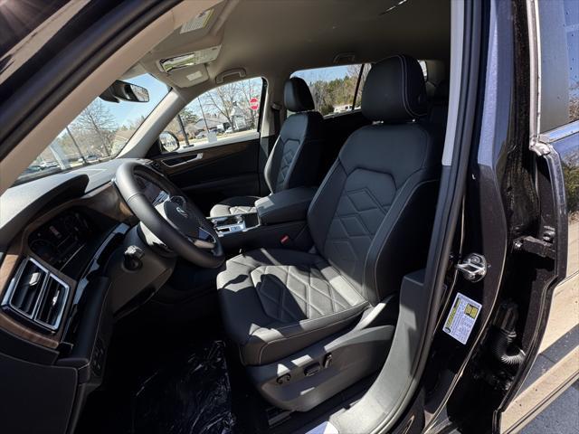Photo of 2025 Deep Black Pearl Volkswagen Atlas