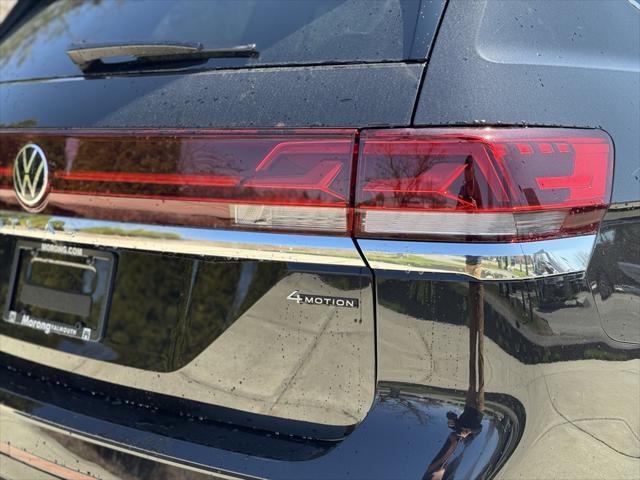 Photo of 2025 Deep Black Pearl Volkswagen Atlas