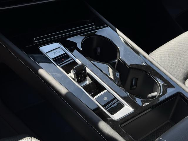 Photo of 2025 Deep Black Pearl Volkswagen Atlas