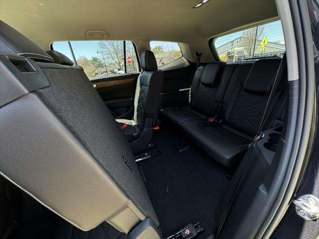 Photo of 2025 Deep Black Pearl Volkswagen Atlas