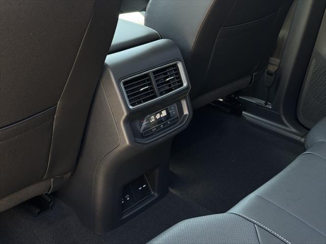Photo of 2025 Deep Black Pearl Volkswagen Atlas