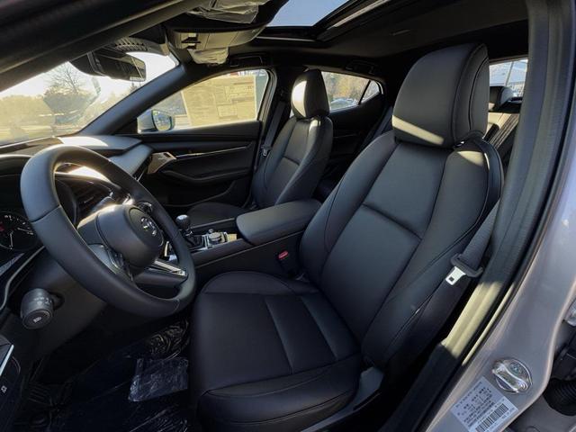 Photo of 2025 Platinum Quartz Metallic Mazda Mazda3