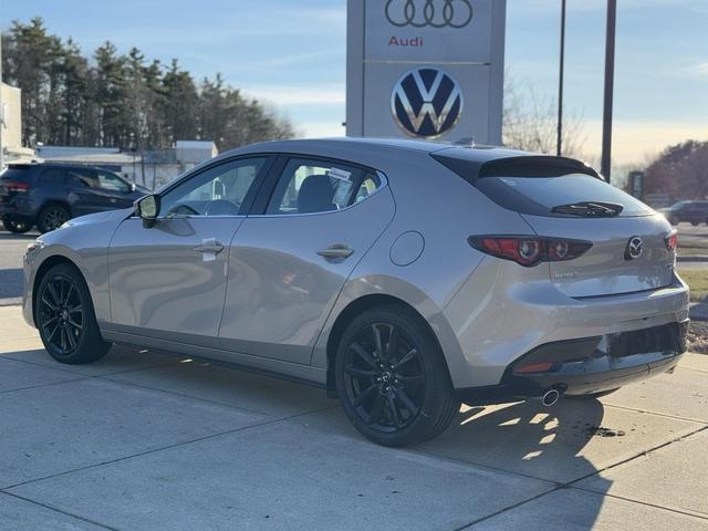Photo of 2025 Platinum Quartz Metallic Mazda Mazda3