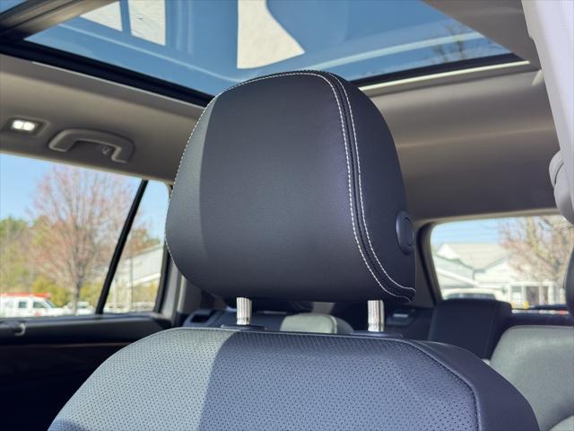 Photo of 2025 Silver Mist Metallic Volkswagen Atlas