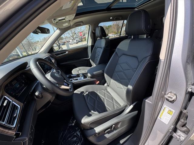 Photo of 2025 Silver Mist Metallic Volkswagen Atlas