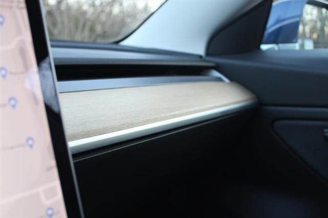 Photo of 2018 Deep Blue Metallic Tesla Model 3