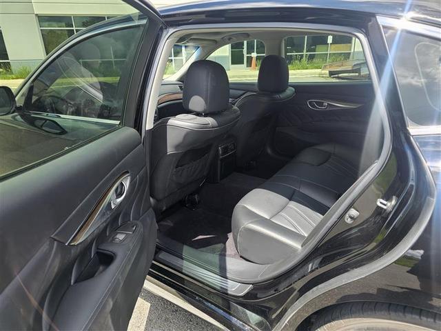 Photo of 2016 Black Obsidian INFINITI Q70L