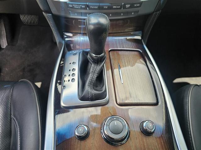 Photo of 2016 Black Obsidian INFINITI Q70L