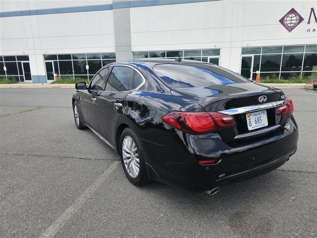 Photo of 2016 Black Obsidian INFINITI Q70L