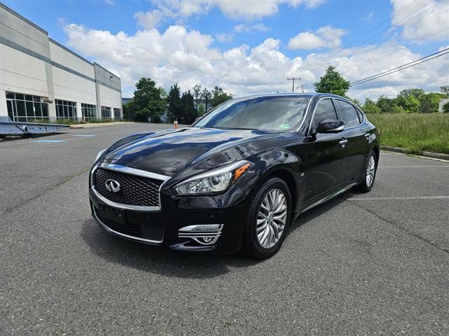 2016 Infiniti Q70L