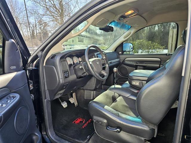 Photo of 2004 Black Clearcoat Dodge Ram 1500