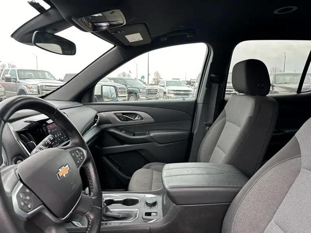 Photo of 2023 Summit White Chevrolet Traverse
