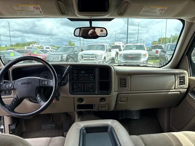 Photo of 2005 Summit White GMC Sierra 2500