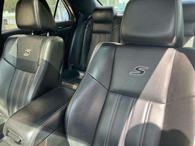 Photo of 2018 Maximum Steel Metallic Clearcoat Chrysler 300