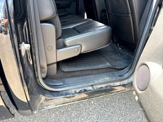 Photo of 2009 Black Chevrolet Silverado 2500