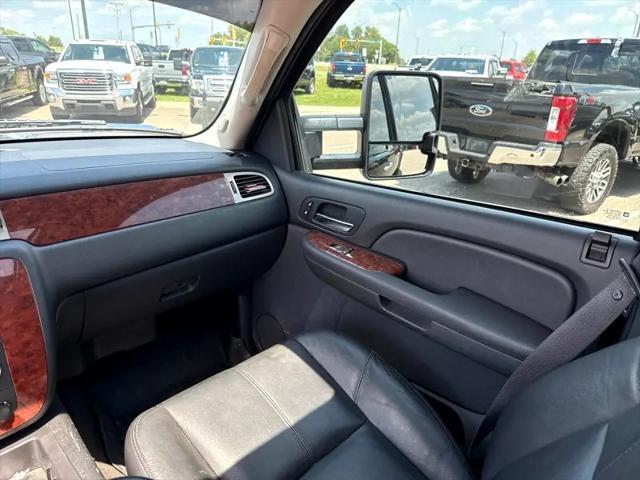 Photo of 2009 Black Chevrolet Silverado 2500