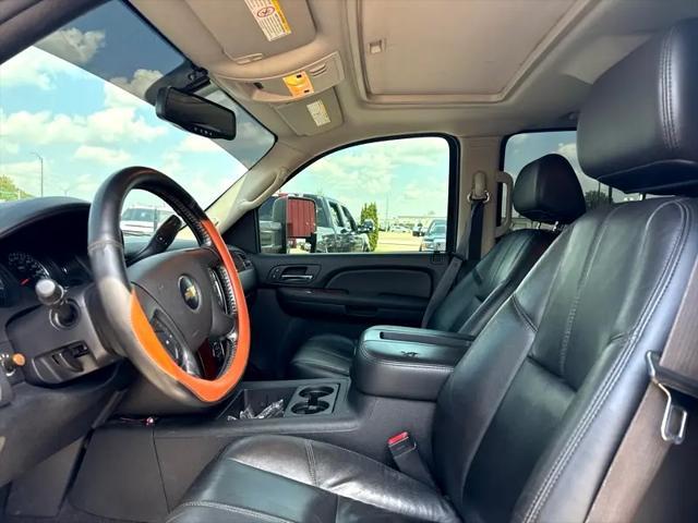 Photo of 2009 Black Chevrolet Silverado 2500