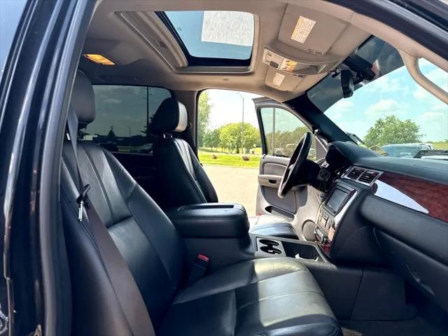 Photo of 2009 Black Chevrolet Silverado 2500