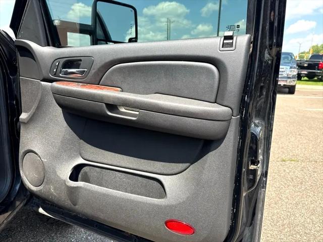 Photo of 2009 Black Chevrolet Silverado 2500