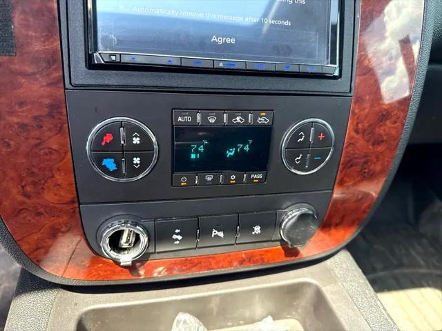 Photo of 2009 Black Chevrolet Silverado 2500