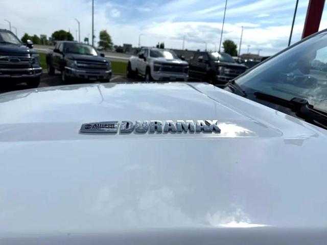 Photo of 2016 Summit White GMC Sierra 3500